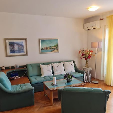 מאקרסקה Apartment Silva, 50M From Beach מראה חיצוני תמונה